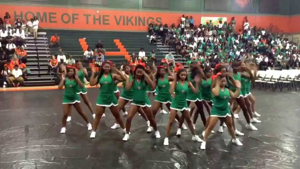 Huffman High School Cheerleaders 2013 Pep Rally YouTube