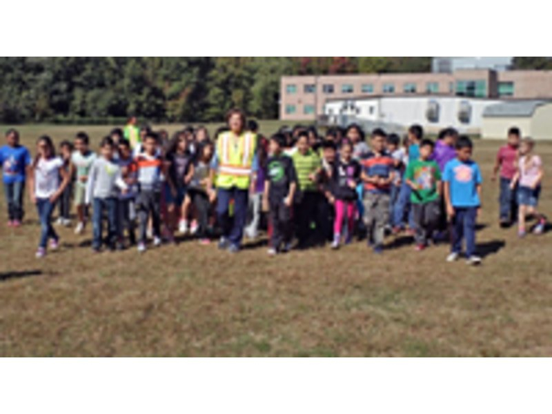 PHOTO Hybla Valley Elementary Celebrates International Walk To School 