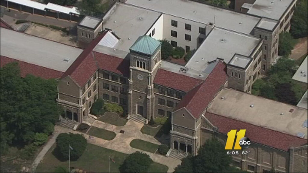 Raleigh s Broughton High School Closed By Bomb Threat Abc11