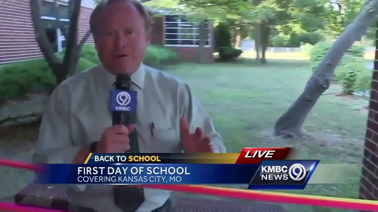 Red Bridge Elementary Students Get Red Carpet Treatment For 1st Day