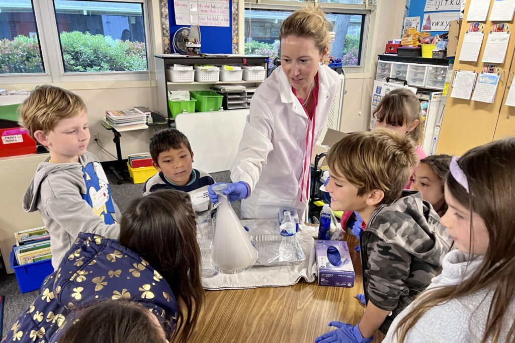 Torrey Pines Elementary School s Science Discovery Day Shares Parents 